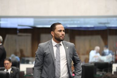 A violência sexual infantil é um problema delicado e frequente em nossa sociedade, afirma deputado Do Carmo (União)