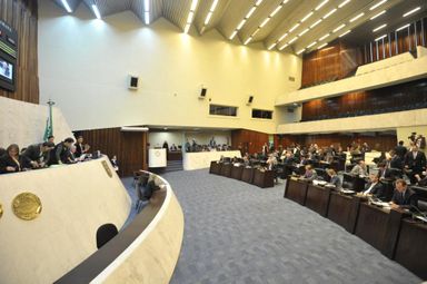 Orçamento do Estado para 2015 deve concentrar as atenções dos deputados até o final da Legislatura