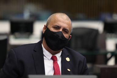 Deputado pede explicações sobre venda da parte da Copel na Sercomtel