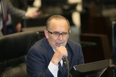 Deputado Delegado Recalcatti defende isenção do IPVA para taxistas, mototaxistas e motoristas do transporte escolar