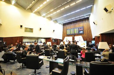 Projeto que disciplina aplicação de fundos do Poder Executivo é aprovado em primeiro turno