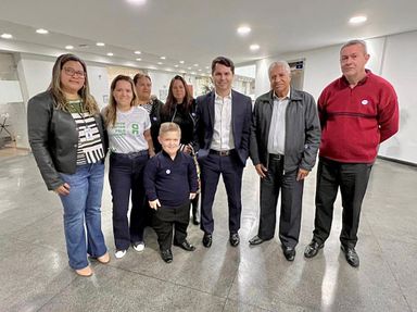 Projeto de lei institui mês para ações sobre nanismo
