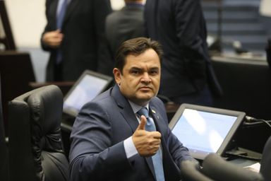 Projeto de lei obriga presença de intérprete de Libras em eventos oficiais