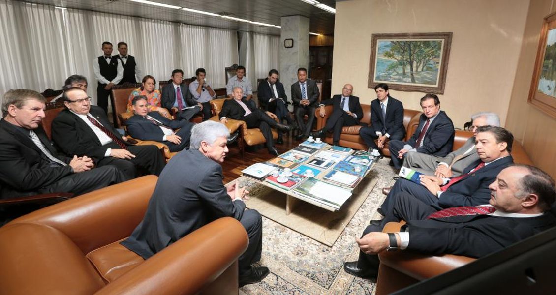 Presidente da Alep, deputado Rossoni participa de reunião no TCE.