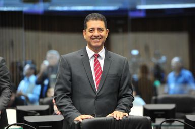 "Apadrinhamento Afetivo" é tema de debate que acontece na quarta-feira (22)
