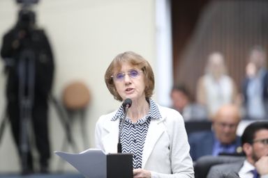 Deputada Luciana Rafagnin (PT) cobra explicações sobre possível fechamento de escola do campo em São Jorge D’Oeste