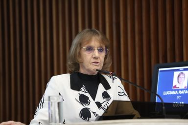 Deputada Luciana Rafagnin (PT) defende a liberdade de imprensa como mecanismo e defesa da democracia
