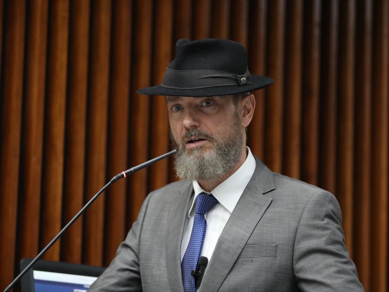 tito dia combate exploração