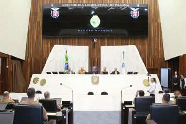 Bravura de policiais militares é reconhecida durante sessão solene na ALEP