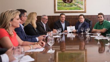 Plauto recebe manifesto de entidades contrárias ao aumento de impostos