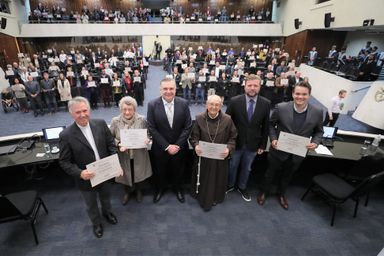 São João Paulo II e instituições católicas recebem homenagem na Assembleia