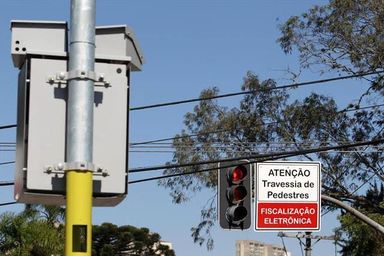 Proposta quer obrigar prefeituras a dar transparência a valores pagos para empresas de radares e ao destino da arrecadação com multas