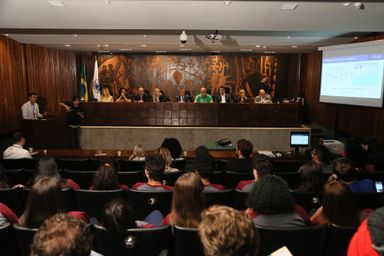 Comissão da Juventude dá voz aos jovens paranaenses