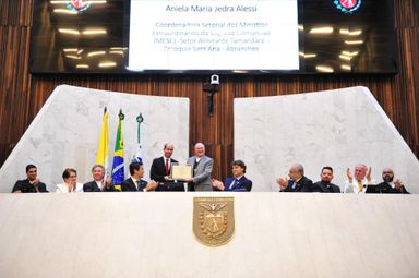 Sessão solene rende homenagens à Arquidiocese de Curitiba pela realização do Corpus Christi 2018