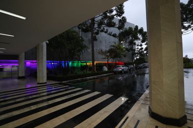 Assembleia Legislativa será iluminada nas cores do arco-íris em comemoração ao Dia do Orgulho LGBTQIA+