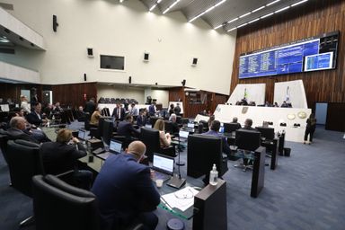 Projeto que reconhece empresas comprometidas com crescimento pessoal e profissional da mulher avança na Assembleia