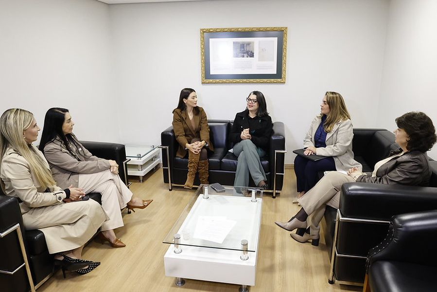 Bancada Feminina 2710