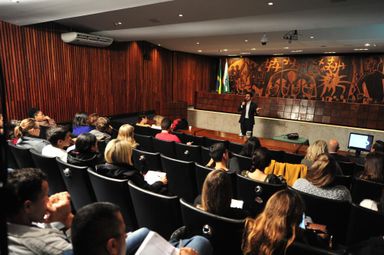 Curso da Escola do Legislativo mostra a importância de escolher a forma mais adequada de investir em fundos e previdência privada