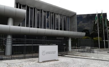 Assembleia volta a debater projeto permitindo que parturientes surdas sejam acompanhadas por intérpretes de Libras