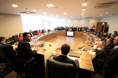 Entidades e poder público defendem atendimento multissetorial à população em situação de rua