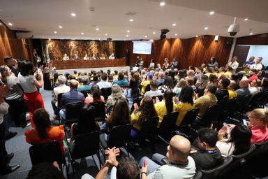 Assembleia destaca importância logística dos Correios para o Paraná