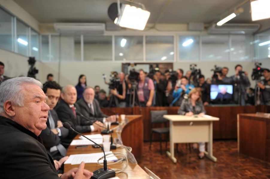 Ex-governador Jaime Lerner pretsa esclarescimento aos deputados membros da CPI dos Pedágios.