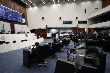 Deputados aprovam criação do Fundo Estadual da Mulher no Paraná