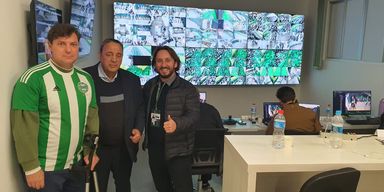 Parlamentares acompanham jogo do Coritiba e debatem PL que atualiza legislação sobre bebidas em estádios