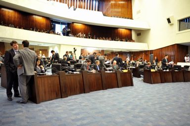 Deputados aprovam nove projetos de lei e quatro indicações parlamentares