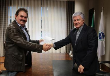 Secretário de Governo entrega projeto da LDO ao presidente da Assembleia