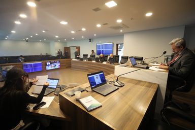 Propostas sobre pesquisa, cidades inteligentes e valorização profissional avançam na Comissão e Ciência e Tecnologia