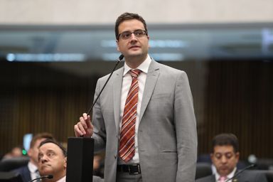 Projeto que prevê mais transparência para administração indireta é aprovado em primeira discussão
