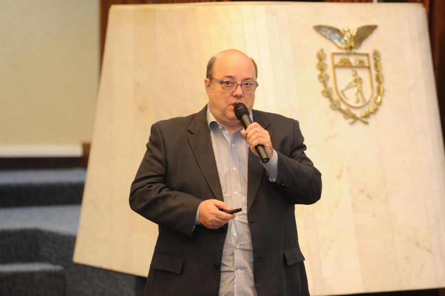 Grande Expediente  - Mauro Gil Meger 