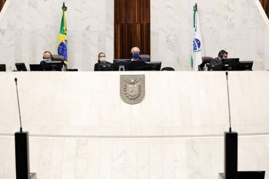 Responsáveis técnicos de lares de idosos terão que ter formação superior na área de saúde