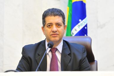Projeto que propõe parcelamento do imposto sobre doações e heranças tramita na CCJ