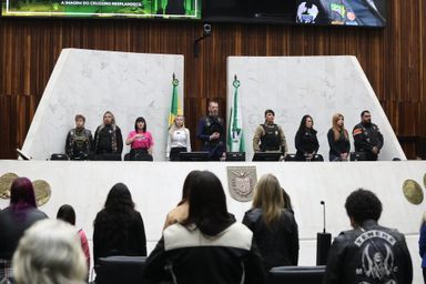 Sessão Solene da Assembleia Legislativa homenageia as mulheres motociclistas do Paraná