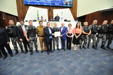 Assembleia homenageia 1ª mulher a ingressar na Companhia de Operações com Cães do Bope
