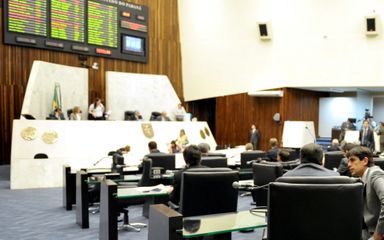 Legislativo aprova oito projetos e sete indicações constantes da pauta
