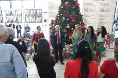 Dia D da Campanha de Natal da Assembleia tem grande volume de doações, solidariedade e música