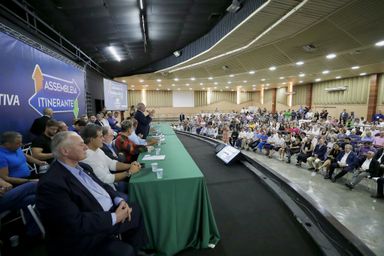 Em sessão especial, Assembleia recebe reivindicações da população de Londrina