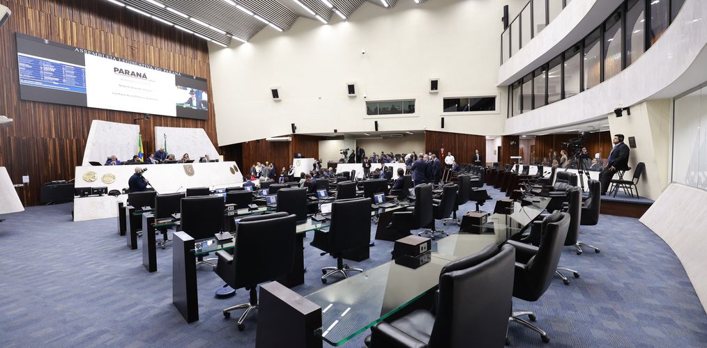 Relatório apresentado na Assembleia aponta o Paraná com a terceira maior disponibilidade de caixa do país