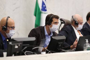 Secretário de Educação informa na Assembleia medidas adotadas pela pasta para não prejudicar ano letivo