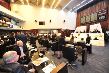 PEC que condiciona extração de gás de xisto por "fracking" a prévia autorização da Alep passa em primeiro turno