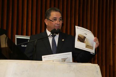 Estrutura de escolas públicas e da Polícia Científica é tema de pronunciamentos na Alep