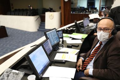Projeto de lei torna obrigatória aferição da temperatura corporal na pandemia