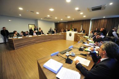 CCJ decide na terça-feira (28) se autoriza funcionamento de CGH no Parque Barigui