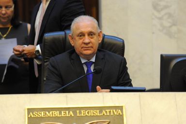 Posse da nova Mesa Executiva da Assembleia Legislativa marca a volta dos trabalhos em Plenário