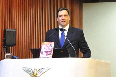 Luiz Philippe de Orleans e Bragança defende mudanças no modelo federativo