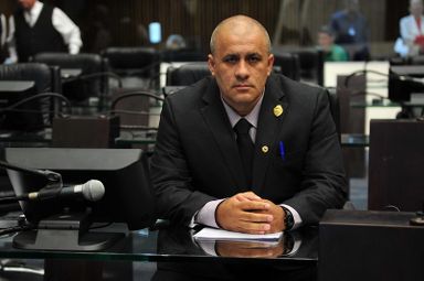 Deputado sugere que Estado crie mecanismo para o ressarcimento para fardas de PMs