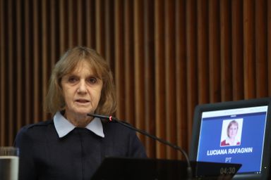 Proposta quer maior proteção e cuidados às pessoas com doença de Alzheimer no Paraná
